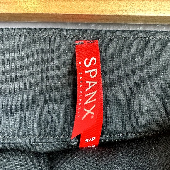 SPANX Women's Small The Perfect Pant Ankle Back Pockets 20202R Black - Picture 3 of 7